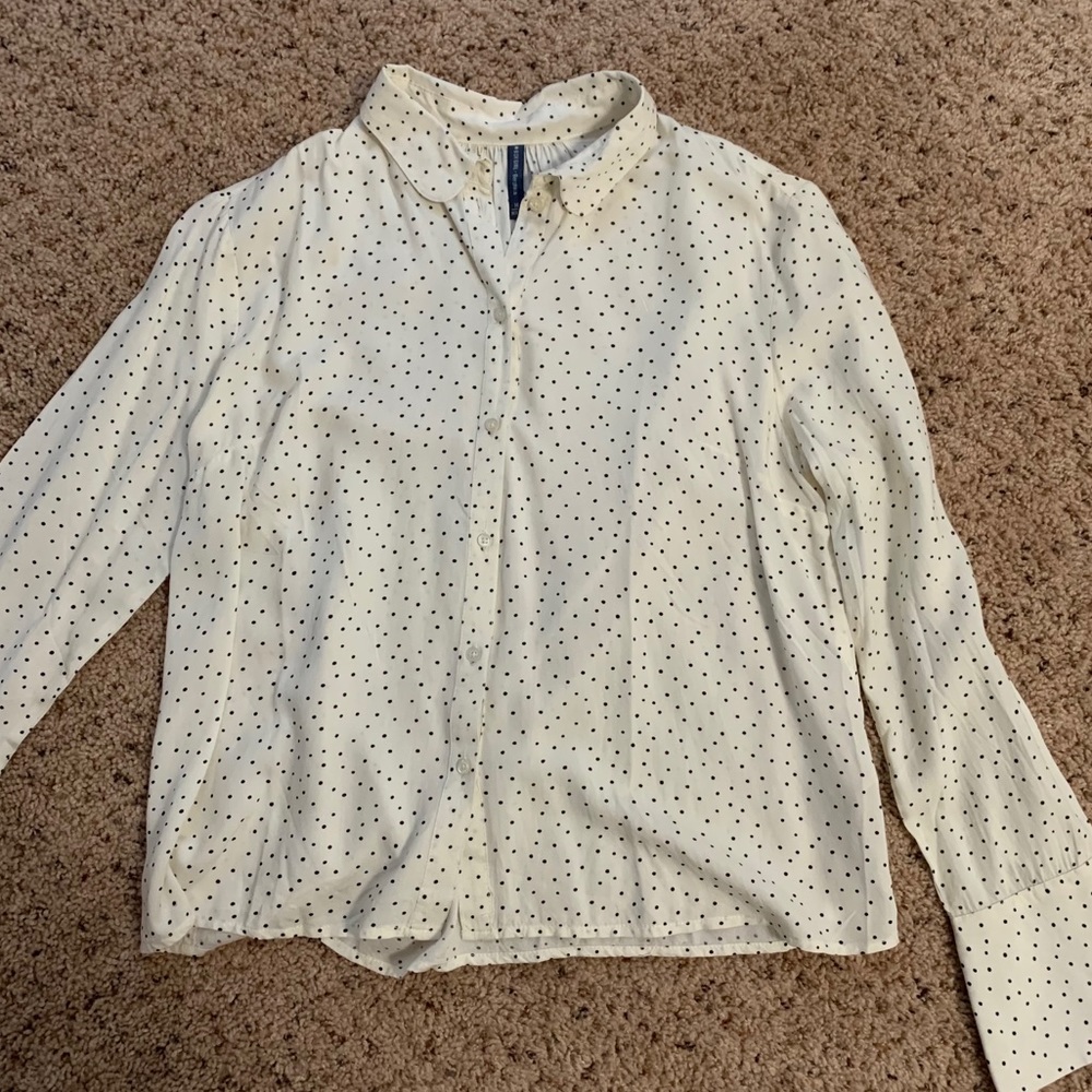 Super cute bottom down shirt
